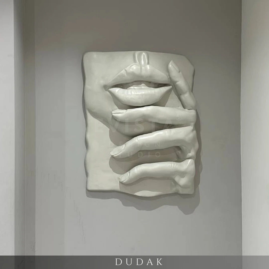 Dudak Duvar Heykeli